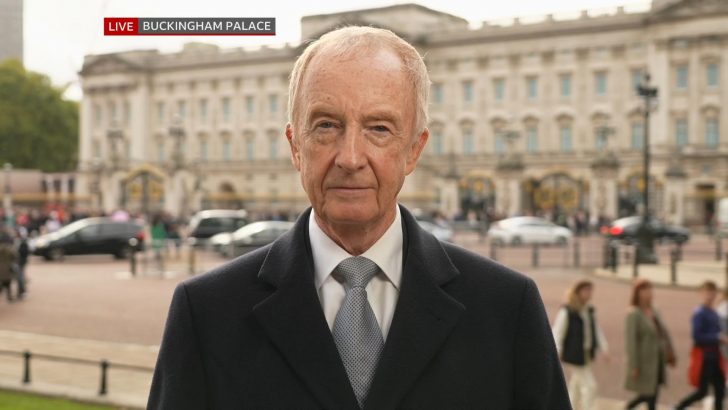 Nicholas Witchell at Buckingham Palace as Rushi Sunak becames Prime Minister