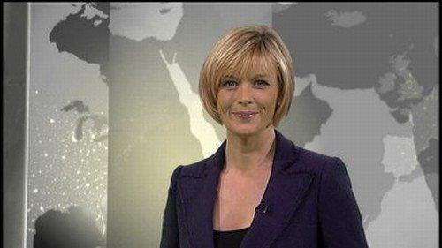 Julie Etchingham Images 17