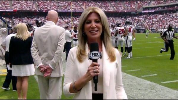 Laura Okmin NFL on Fox Sideline Reporter 3