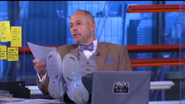 Ernie Johnson Feet up