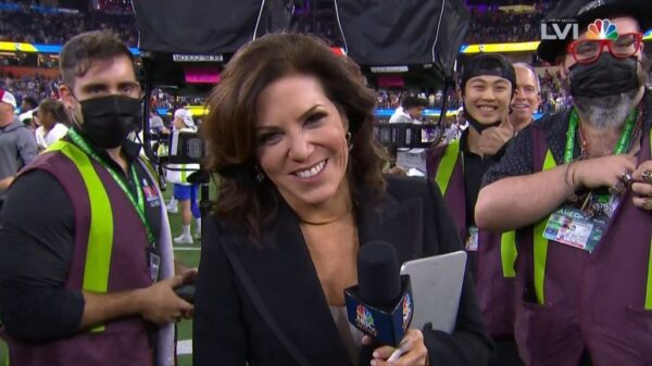 Michele Tafoya waves goodbye 2
