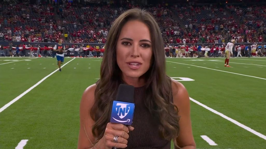 Kaylee Hartung • Biography & Images