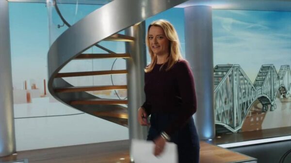 Sunday with Laura Kuenssburg BBC News Promo 2022 2