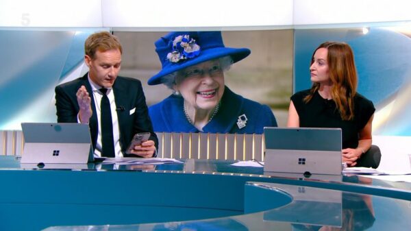 The Queen Dies 5 News 8 The Queen Dies 5 News 8